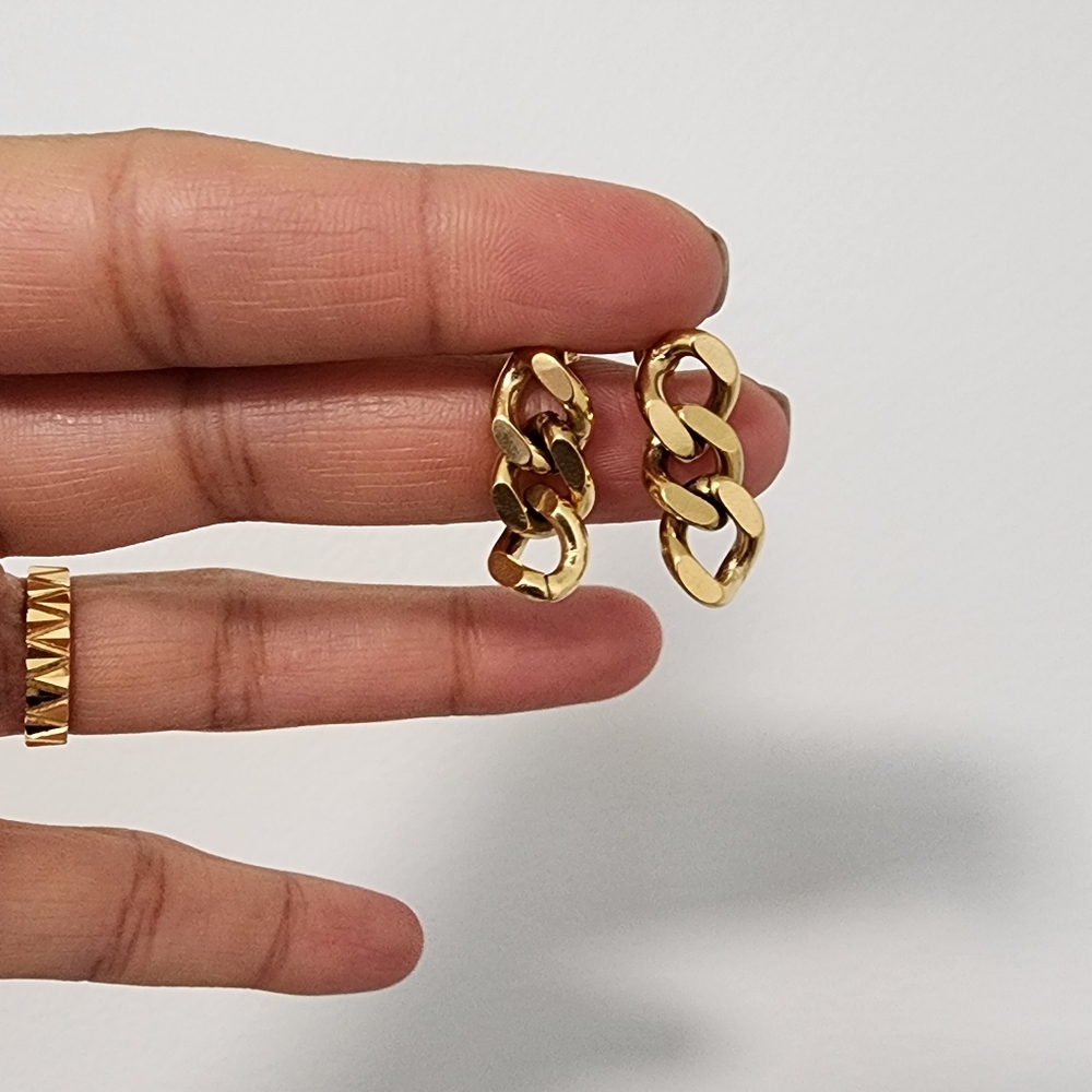 New 18k Gold Earrings! - Picture 2 of 4